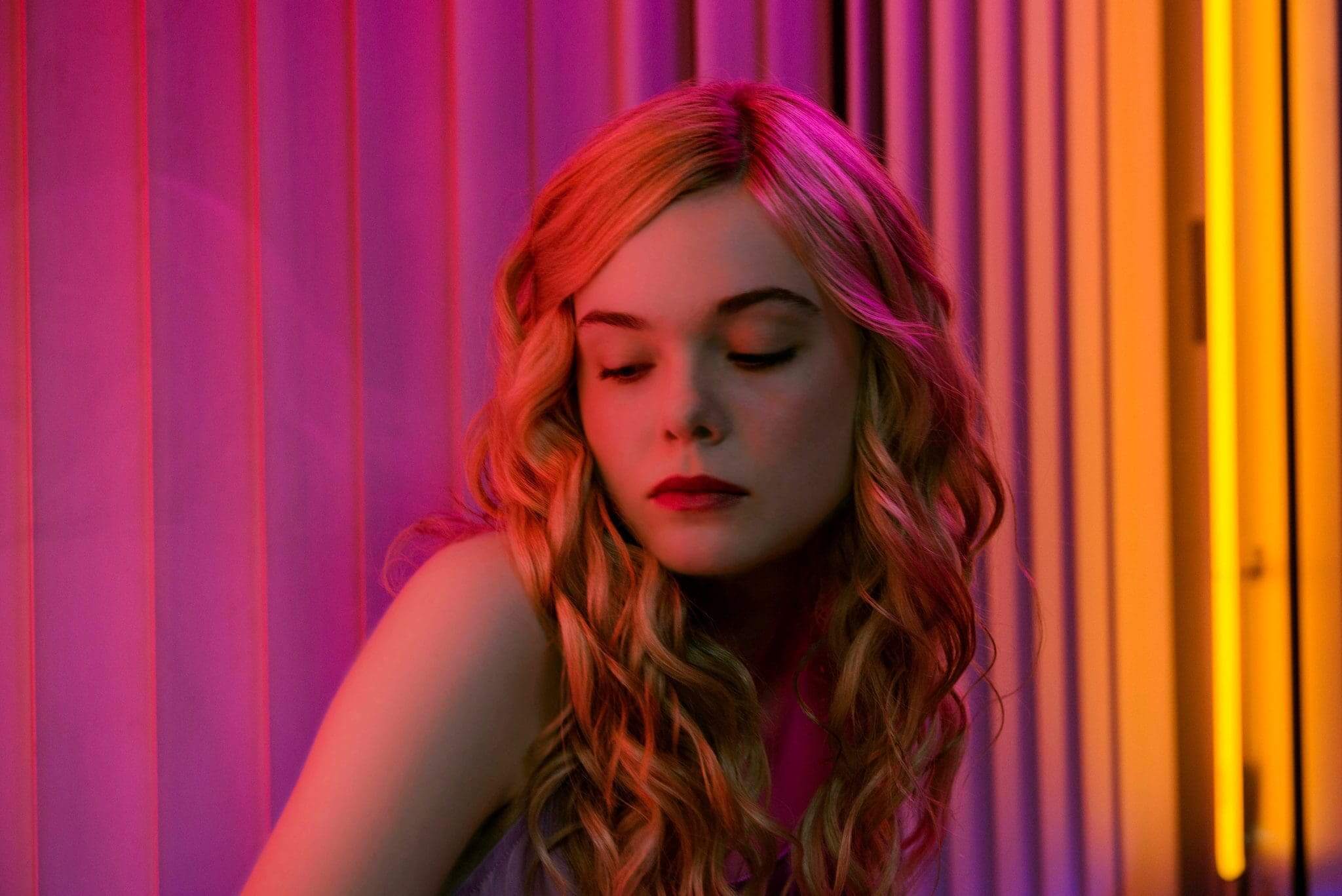 neon demon 2015 Horror in the Hollywood Hills: 10 Glitzy, Sexy, Scary, and Sleezy L.A. Thrillers for MaXXXine Fans 14 neon demon 2016